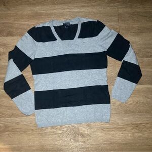 Tommy Hilfiger 100% Pima Cotton Black And Gray V Neck Pullover Size Medium